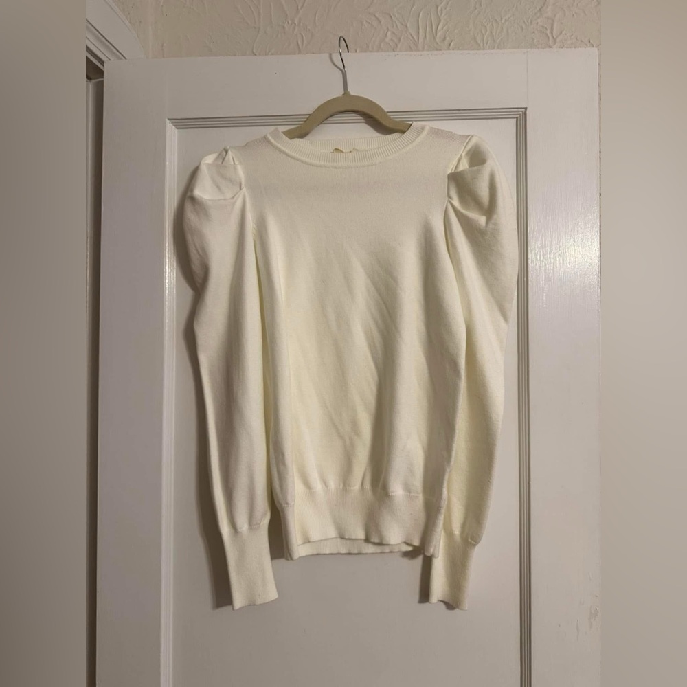 White puff sleeve sweater top